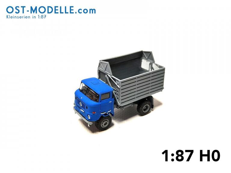 Preview: IFA W50LA ND mit Schwerhäckselaufbau SHA16 Oschatz Var. 3 beige grau